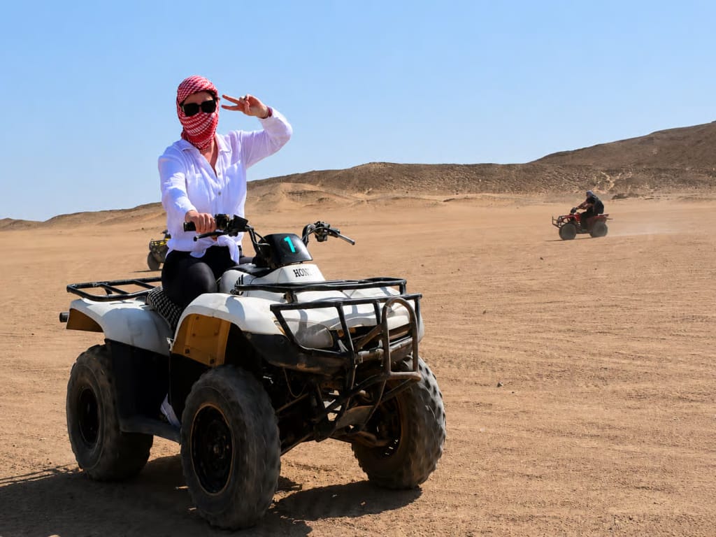 Marsa Alam : quad dans le désert, balade à dos de chameau et visite bédouine