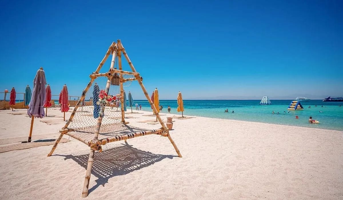 white-sand-and-clear